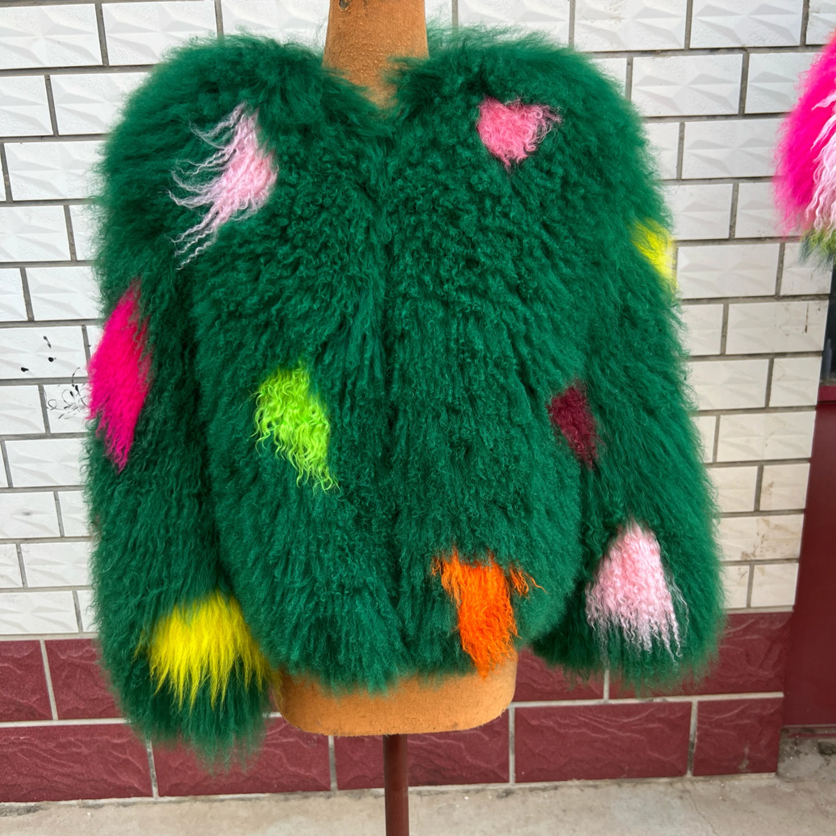 Aulande Mongolian Sheepskin Jacket Fashion Show Style Winter Outdoor Fur Coat New Arrival Genuine Leather Coat