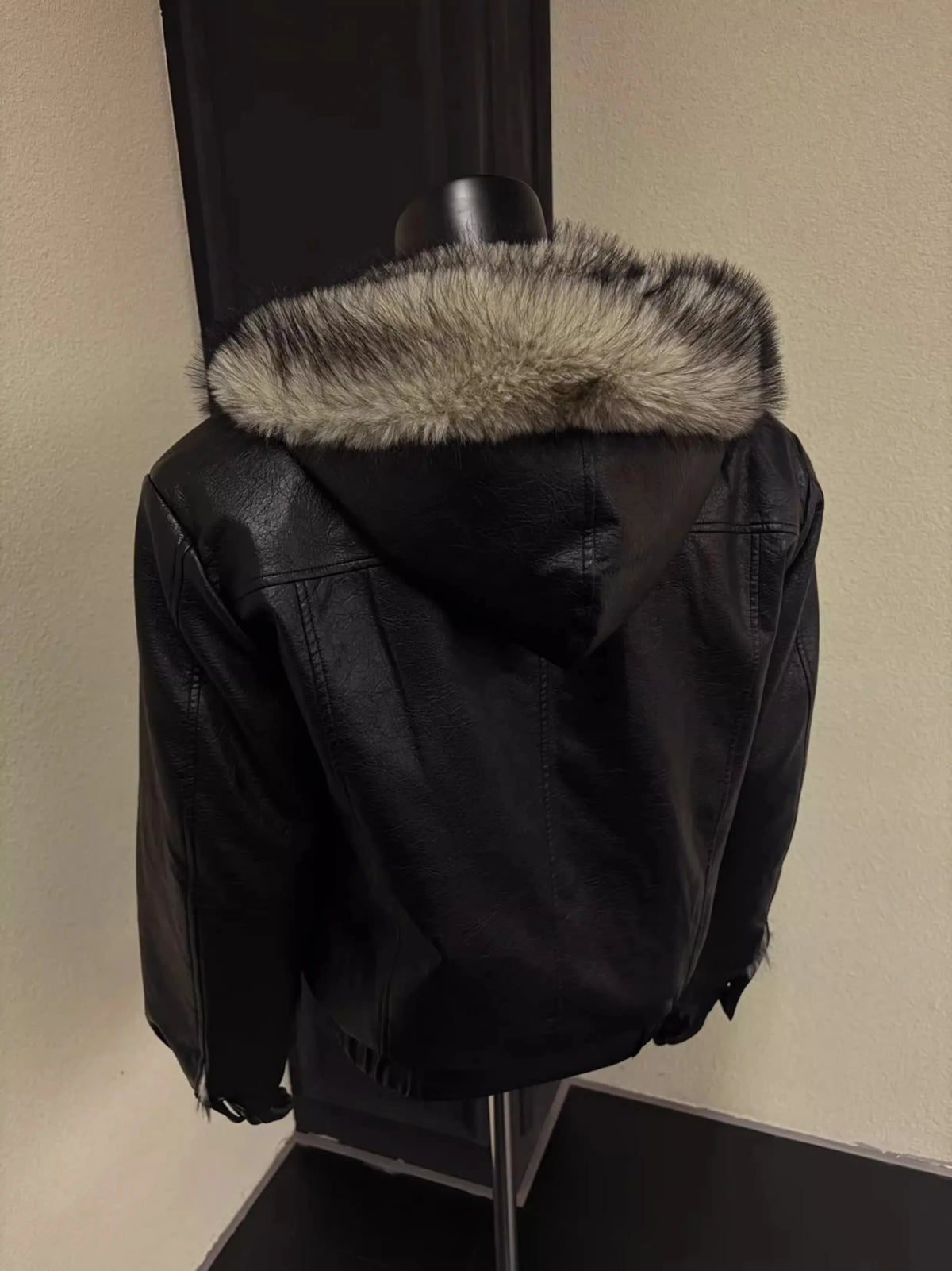 Good Quality PU Leather Faux Fur Leather Jacket Winter Coat Man Woman Vintage Casual Thicken Warm Leather Coat Outerwear